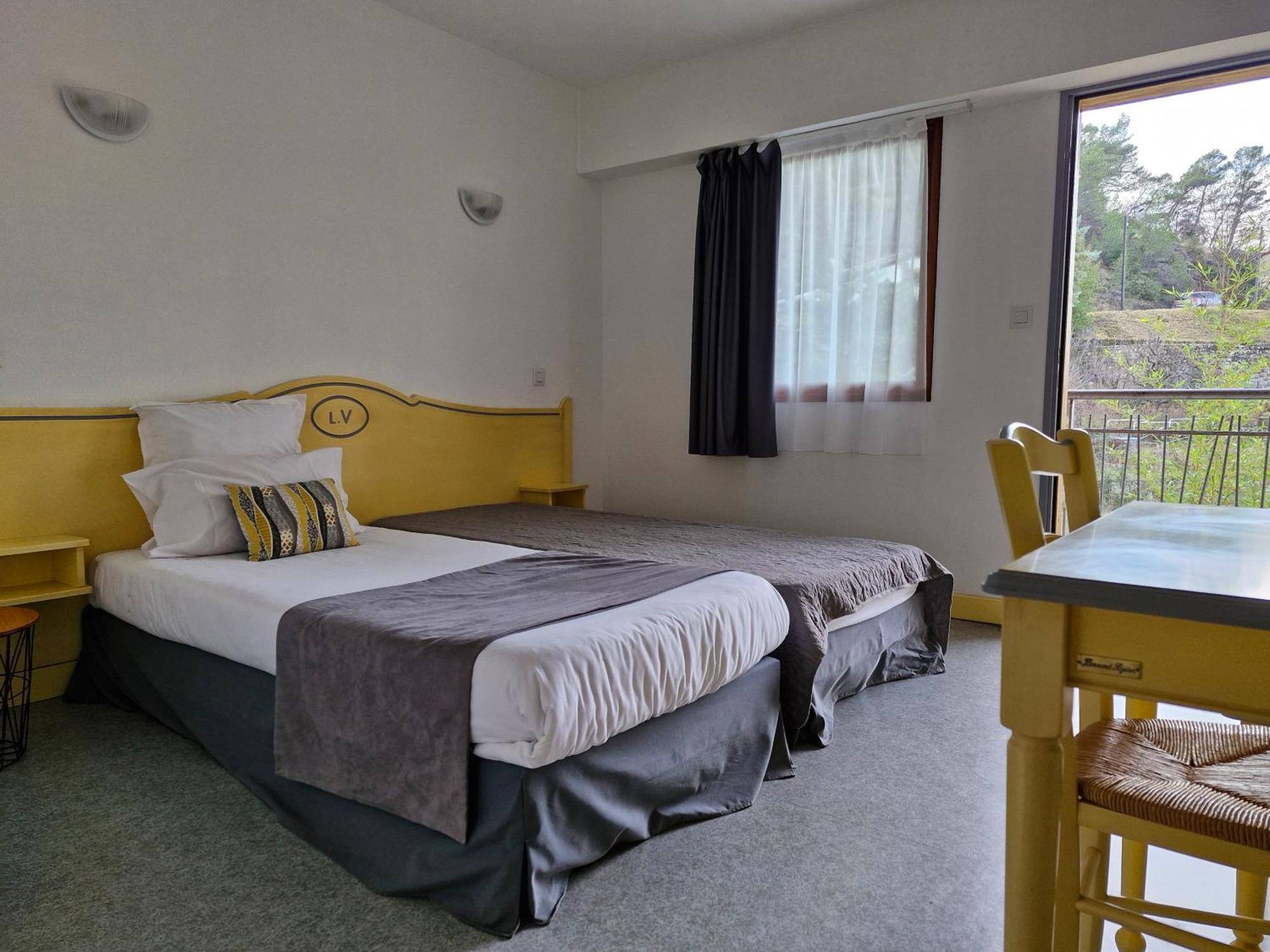 Hotel Le Vanseen Ле-Ван Экстерьер фото