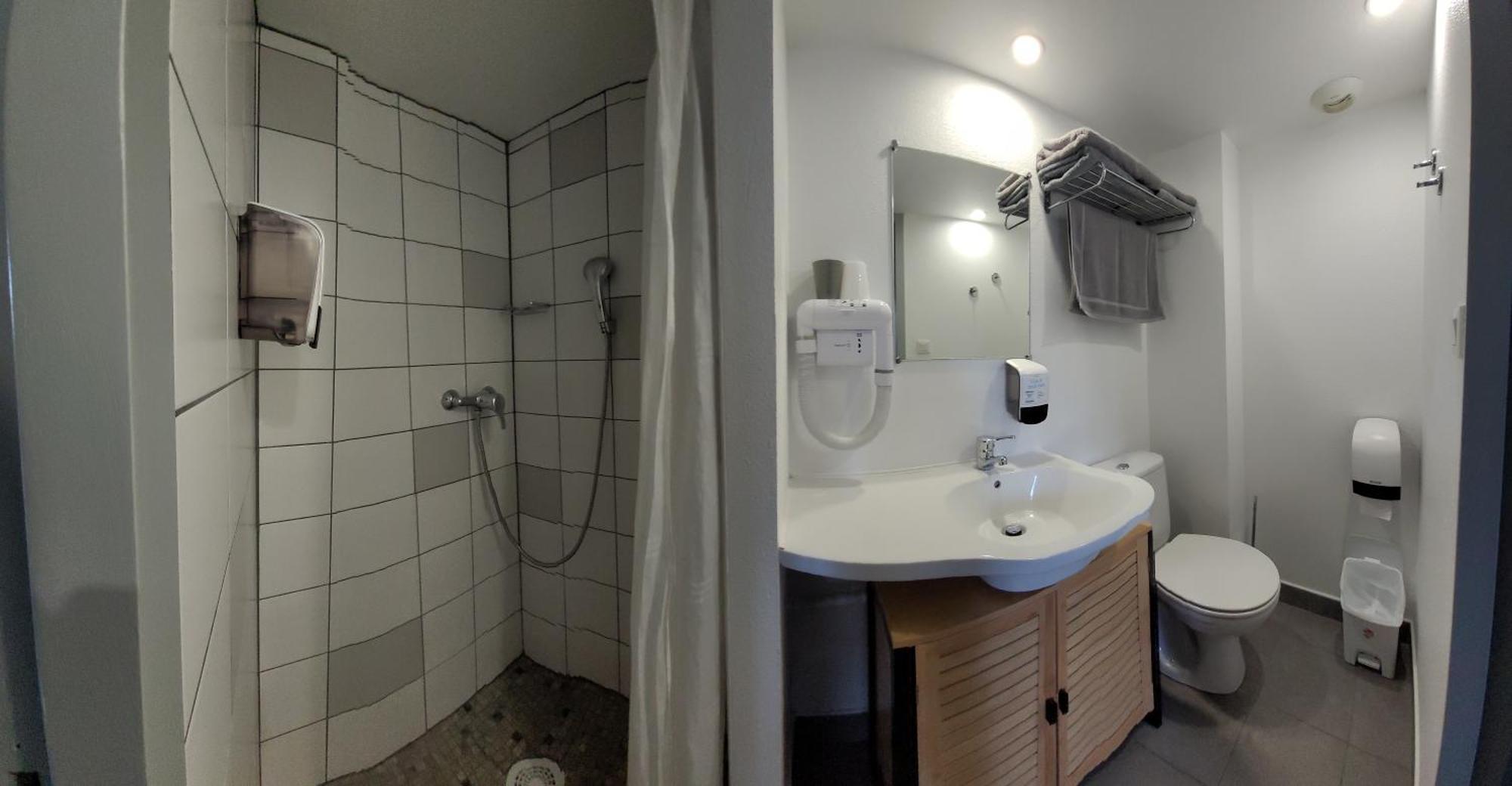 Hotel Le Vanseen Ле-Ван Экстерьер фото