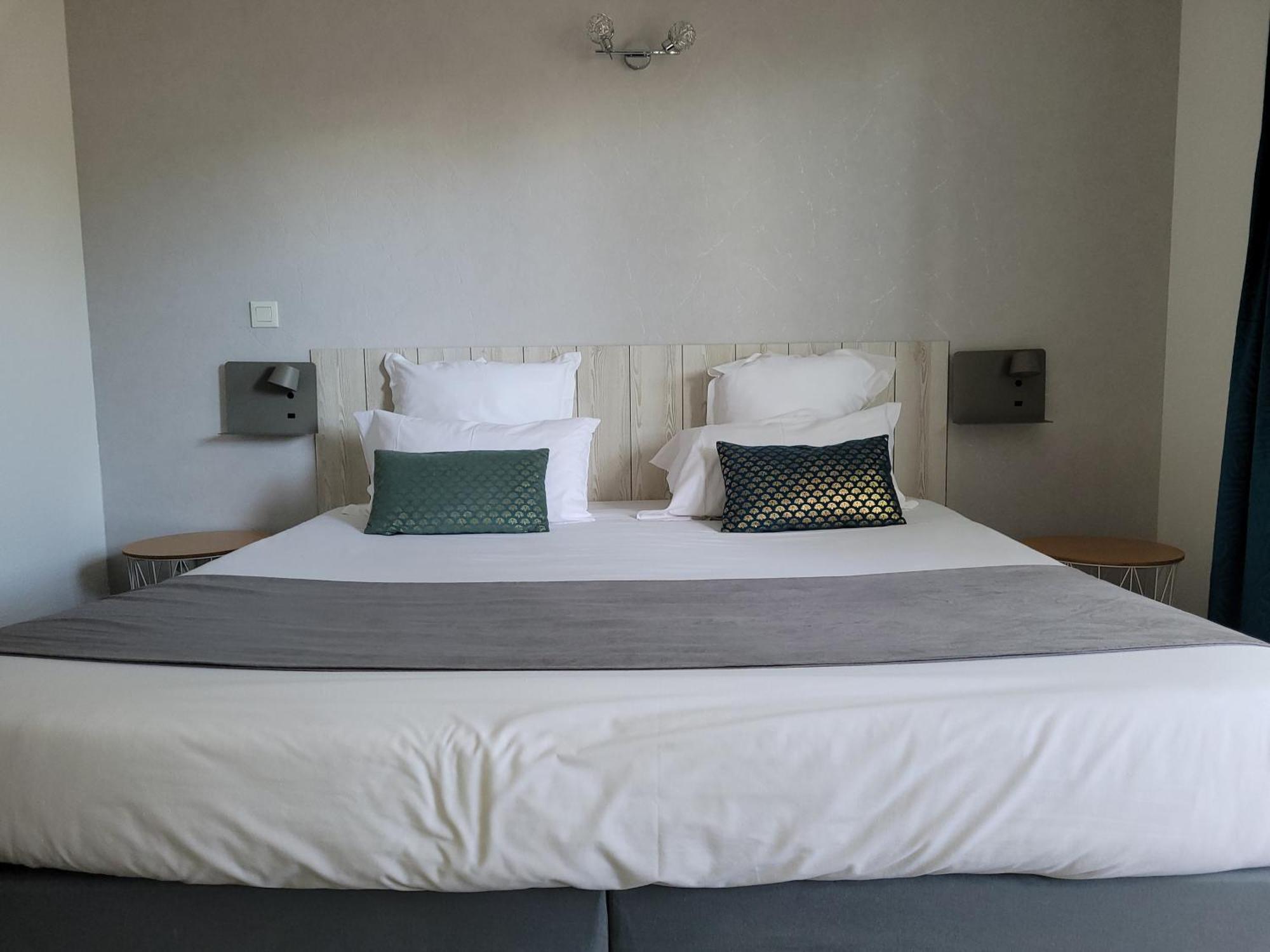 Hotel Le Vanseen Ле-Ван Экстерьер фото