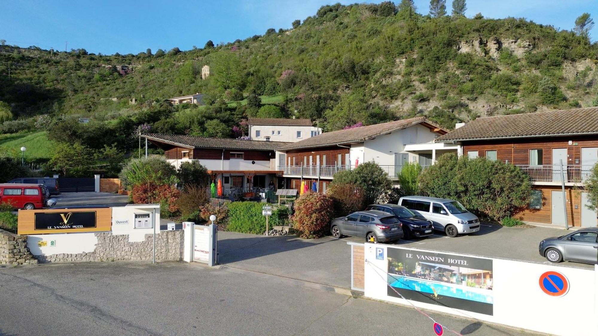 Hotel Le Vanseen Ле-Ван Экстерьер фото