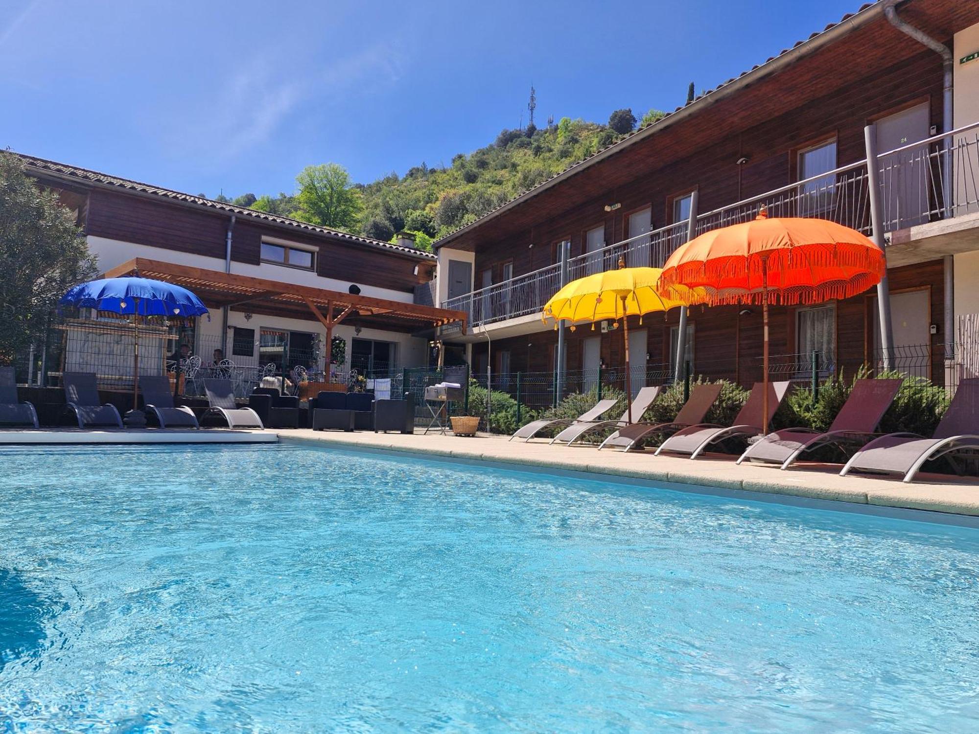 Hotel Le Vanseen Ле-Ван Экстерьер фото